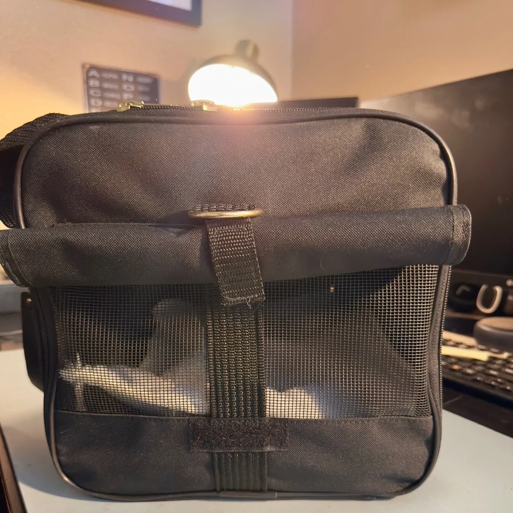 Brand new Pet carrier
